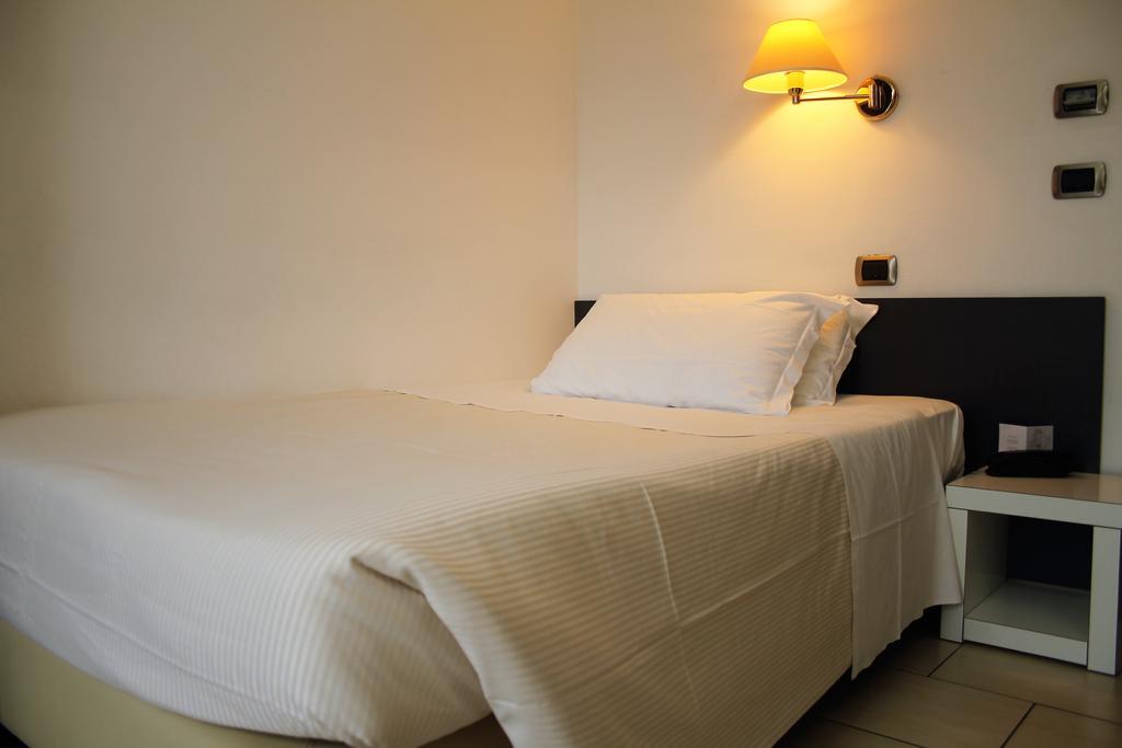 Hotel La Locanda Cadrezzate Bagian luar foto