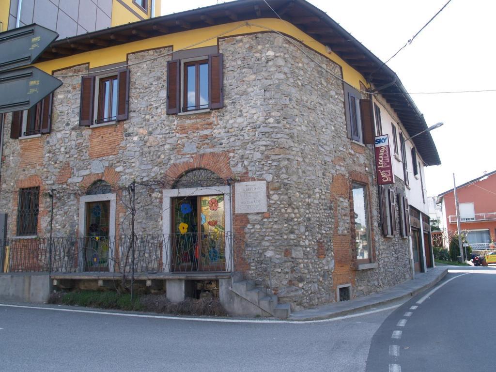 Hotel La Locanda Cadrezzate Bagian luar foto