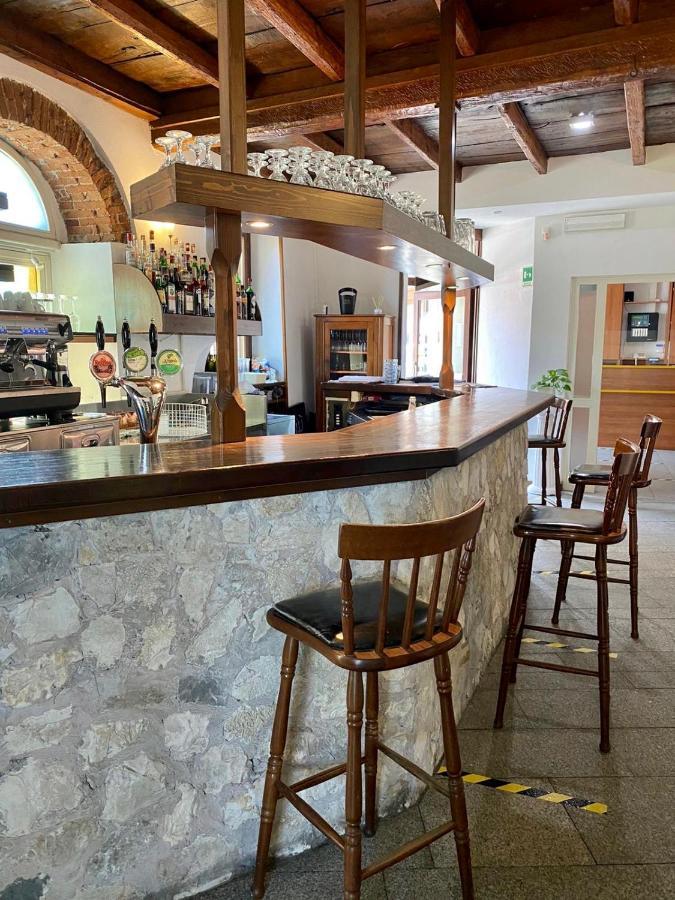 Hotel La Locanda Cadrezzate Bagian luar foto