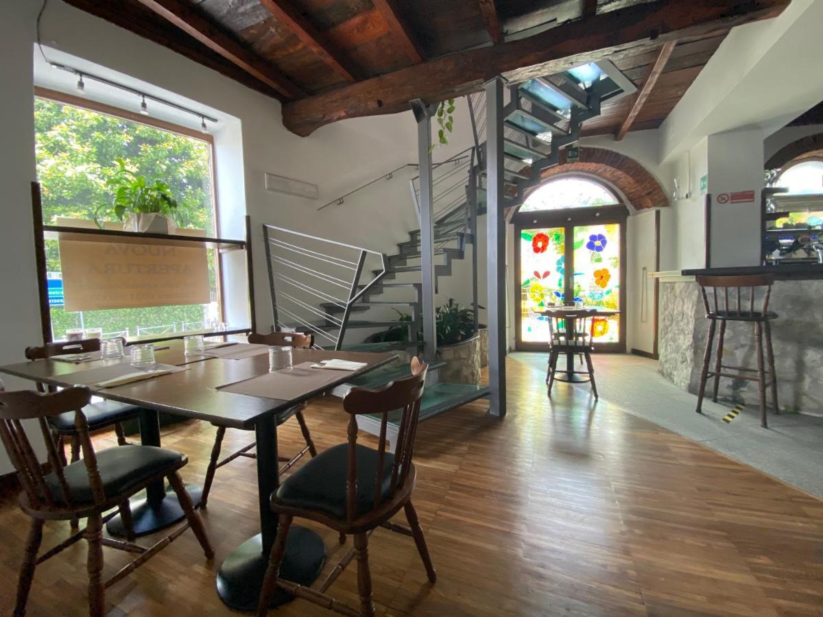 Hotel La Locanda Cadrezzate Bagian luar foto