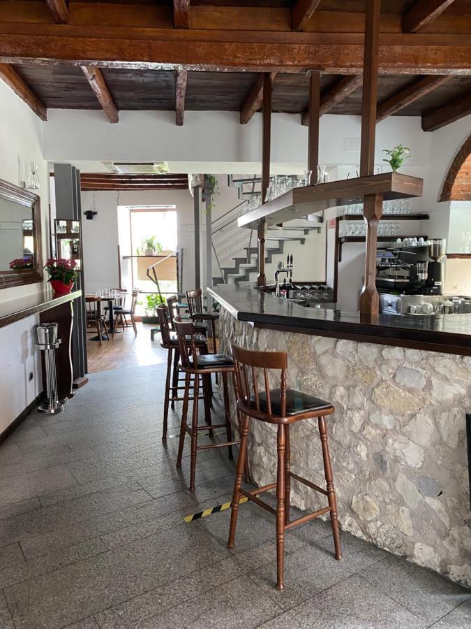 Hotel La Locanda Cadrezzate Bagian luar foto